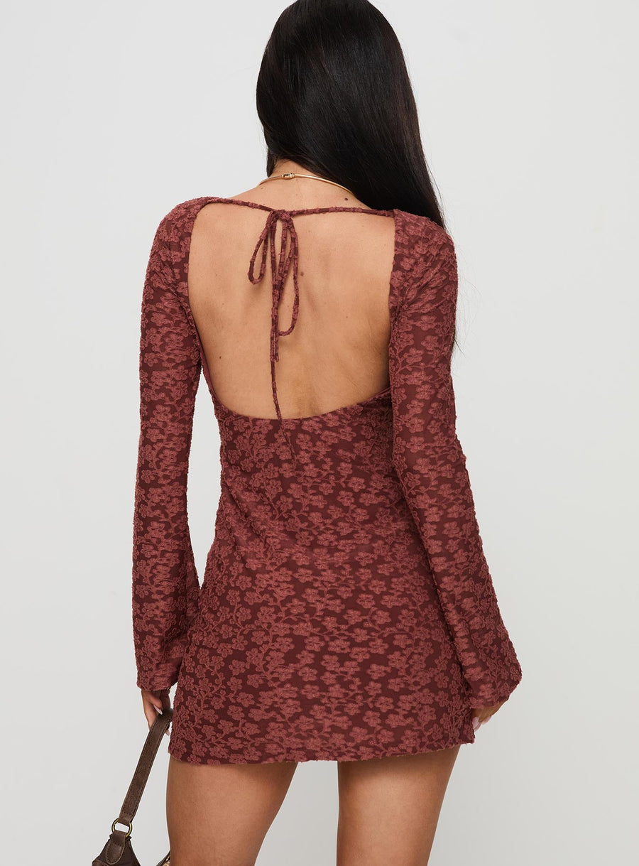 Primrosa Long Sleeve Mini Dress Burgundy · photo 4