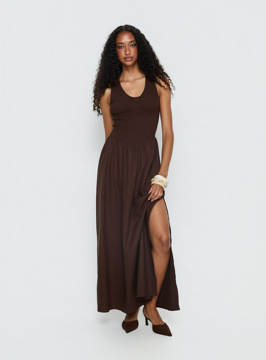 Highgate Drop Waist Pleat Detail Maxi Dress Chocolate · photo 2
